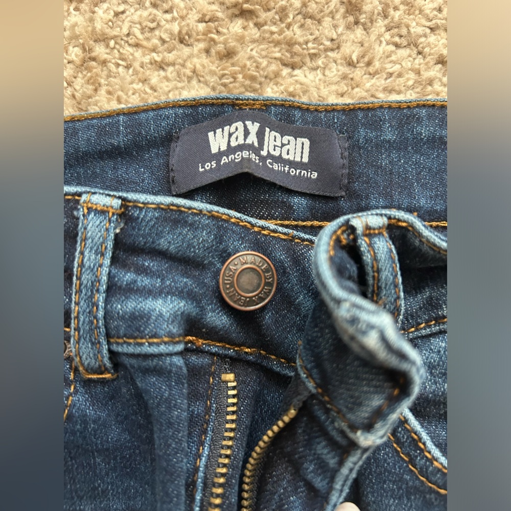 Women’s New Jeans - Picture 3 of 5